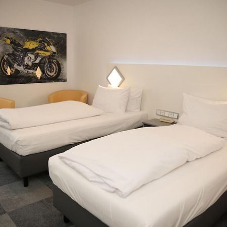 Weber Hotel マンハイム エクステリア 写真