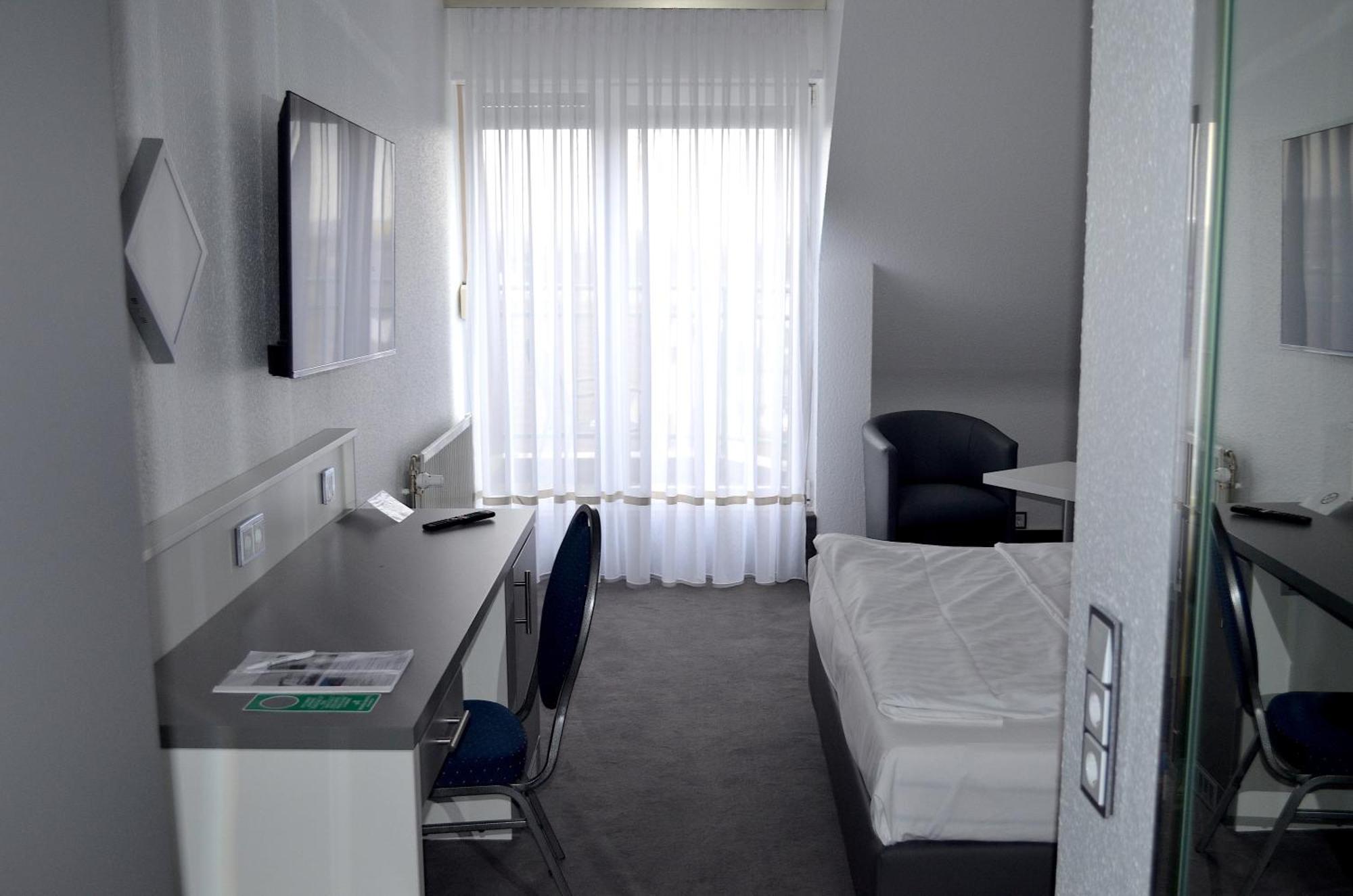 Weber Hotel マンハイム エクステリア 写真