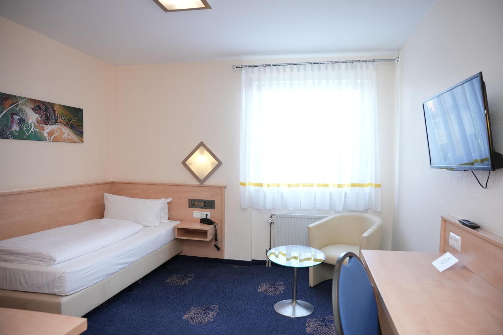 Weber Hotel マンハイム エクステリア 写真