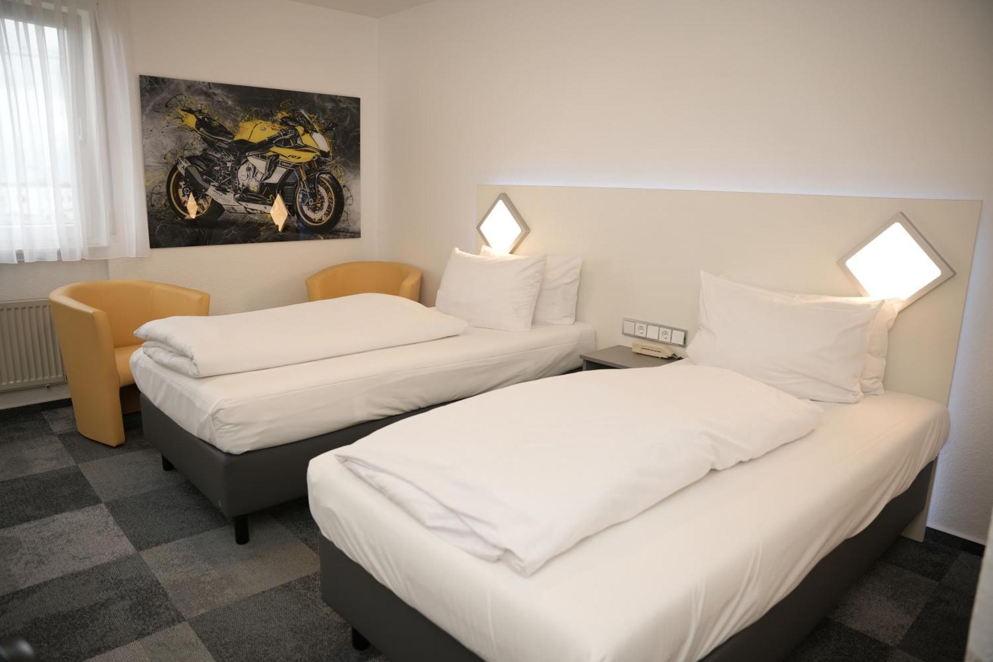 Weber Hotel マンハイム エクステリア 写真