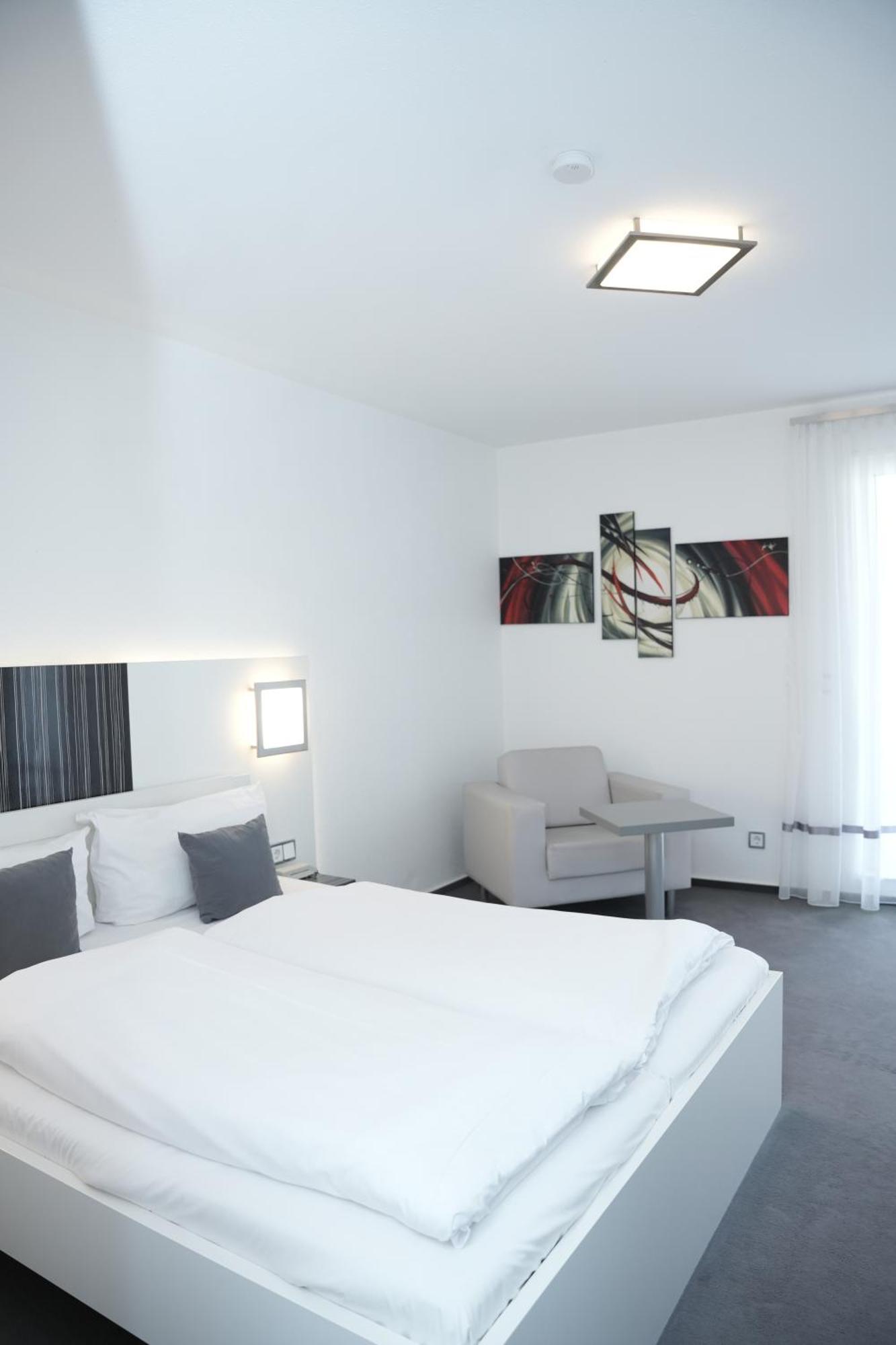 Weber Hotel マンハイム エクステリア 写真